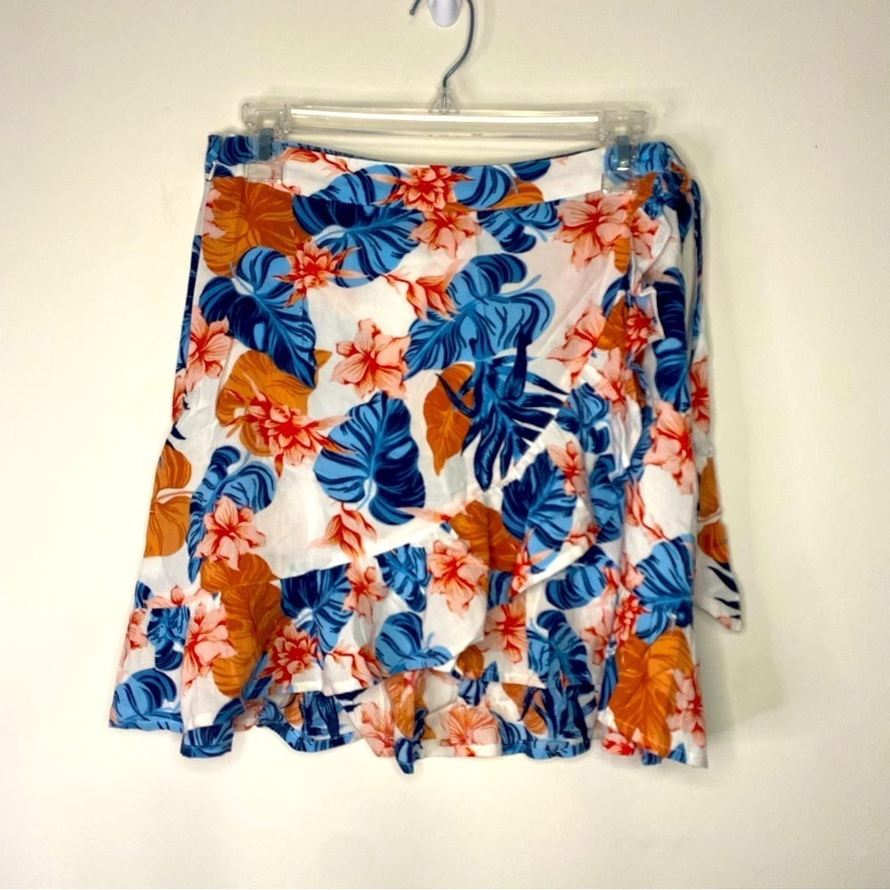 NWT Floral Roxy Mini Wrap Tropical Skirt Beachy Vacation Size Medium Preppy‎ 90s